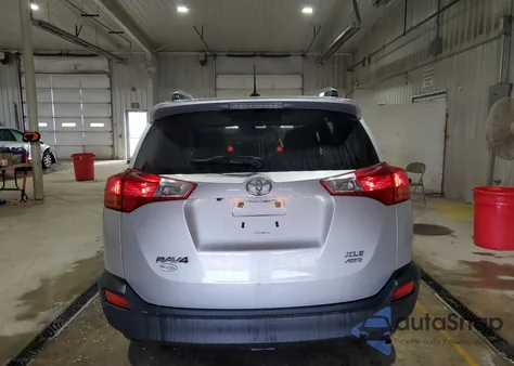 2015 Toyota Rav4 Xle из США, поврежденный, VIN JTMRFREV2FD157822